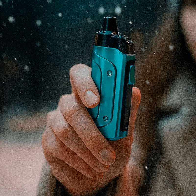 GeekVape Aegis Boost 3 в руке