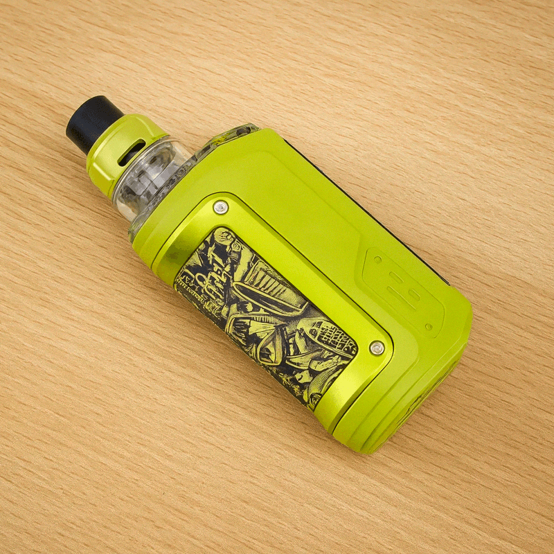 GeekVape Aegis Hero 2 лежит на столе