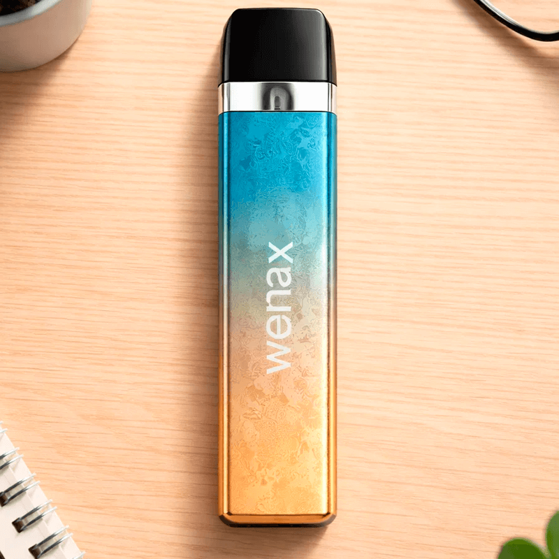 Wenax Q Mini на столе