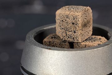 Как разжигать уголь для кальяна?